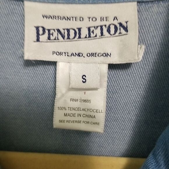 Pendleton light weight denim jacket/shirt. Size S. - Picture 3 of 4